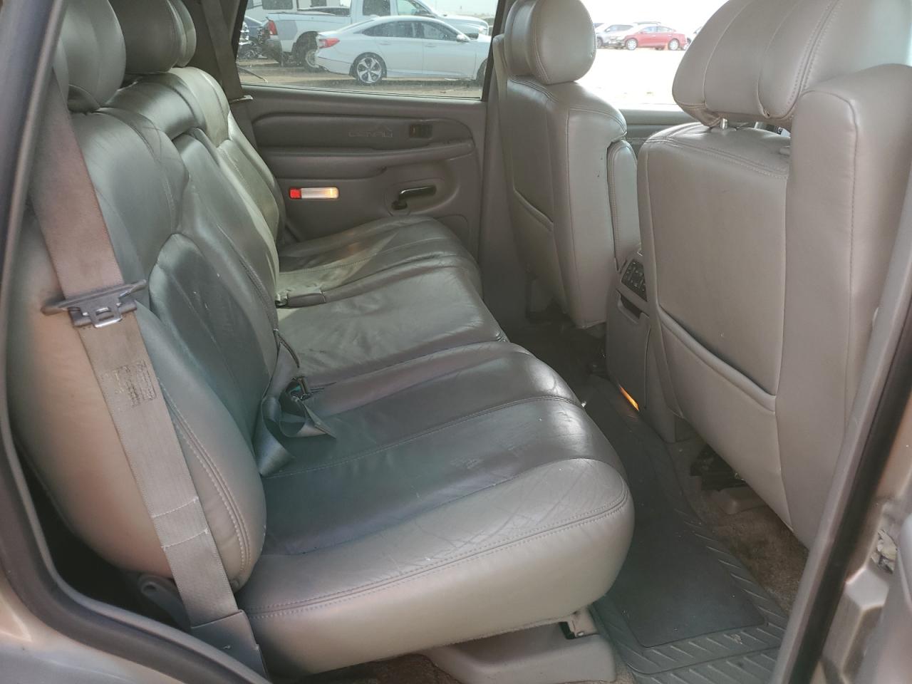 2002 GMC Yukon - Image 11