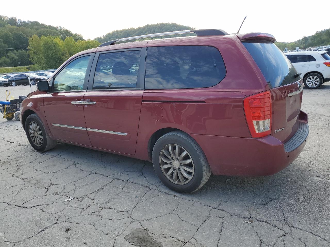 2012 Kia Sedona - Image 2