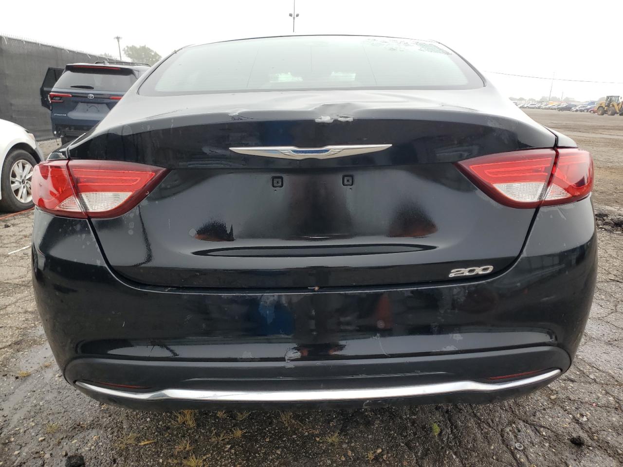 2015 Chrysler 200 Limited VIN: 1C3CCCAB9FN667977 Lot: 70000704