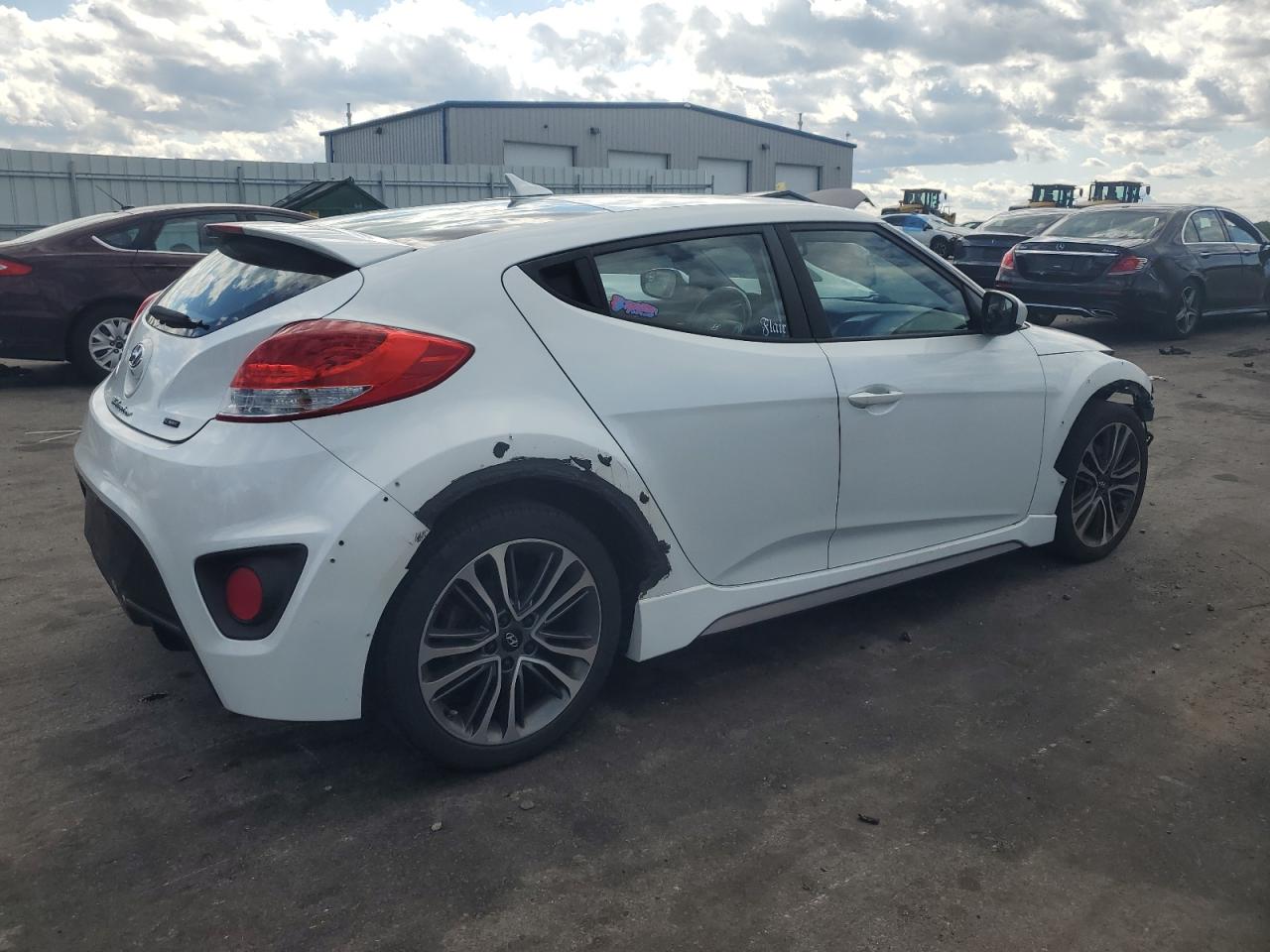 2016 Hyundai Veloster - Image 3