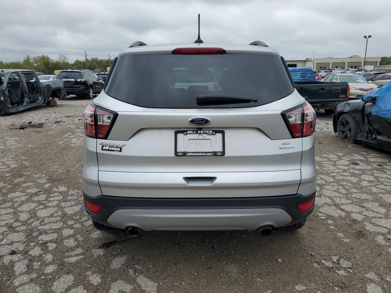 1FMCU0GD7JUB22838 2018 Ford Escape Se