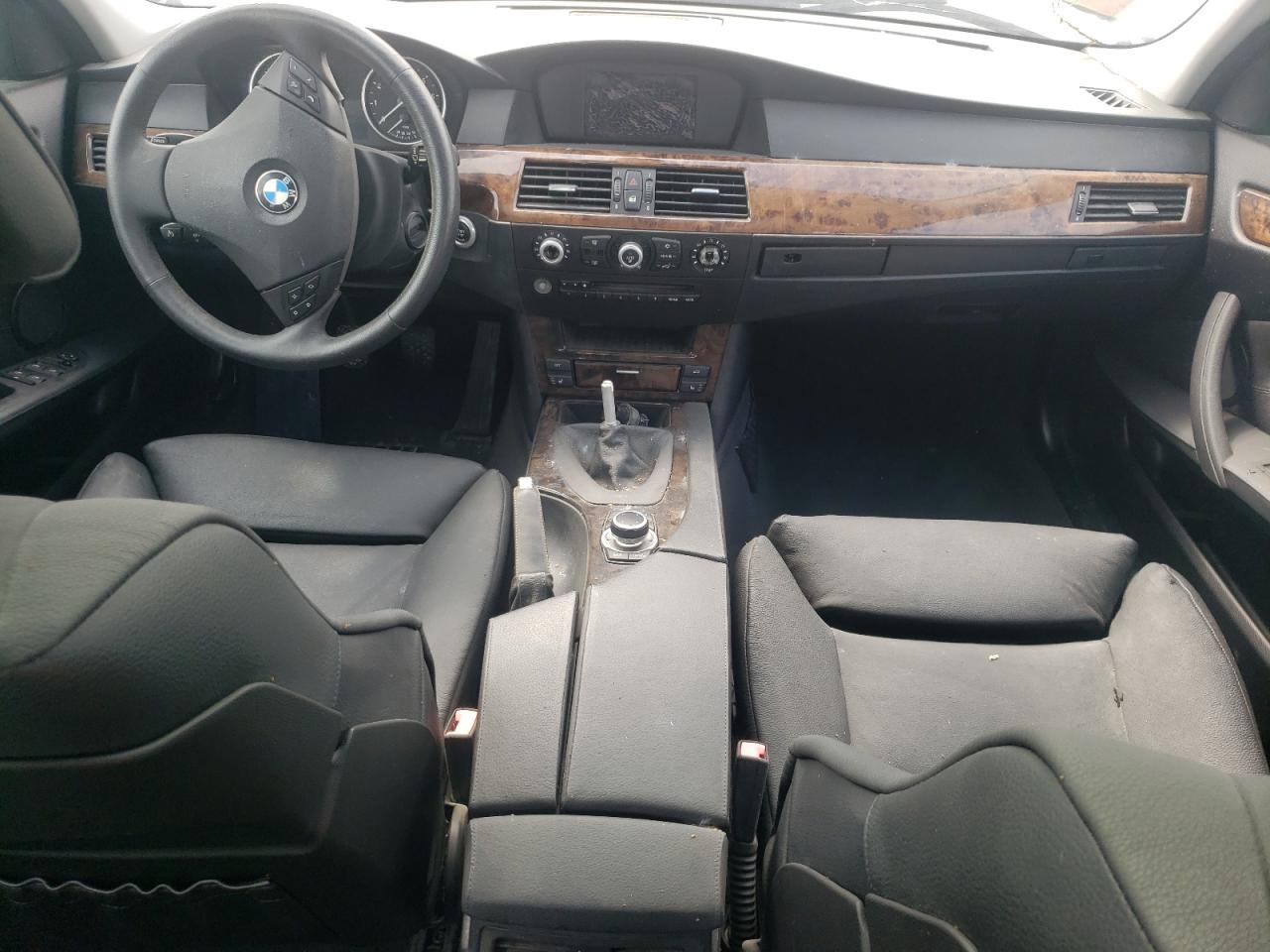 WBANV1C53ABZ45340 2010 BMW 528 Xi