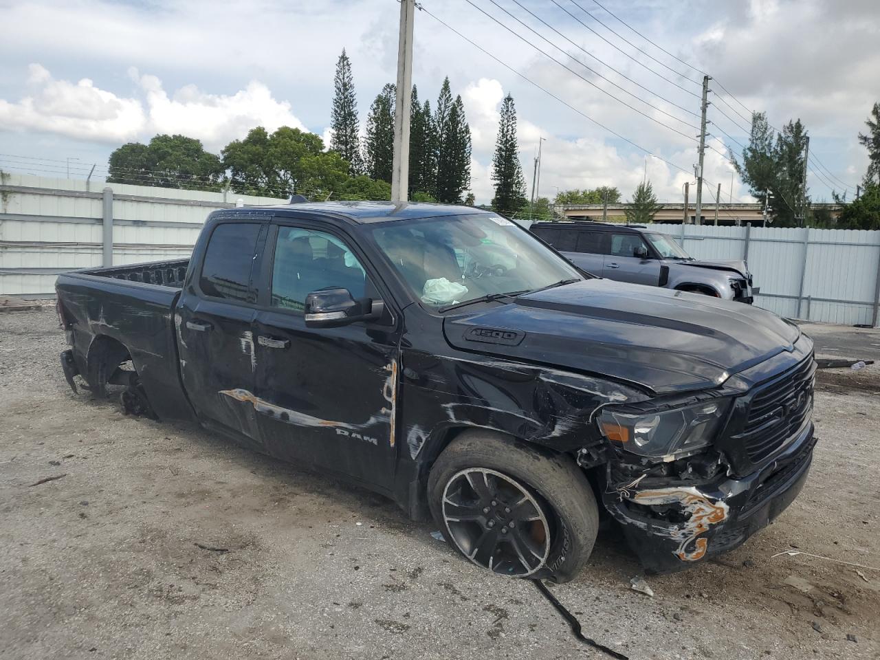 2021 RAM 1500 - Image 4