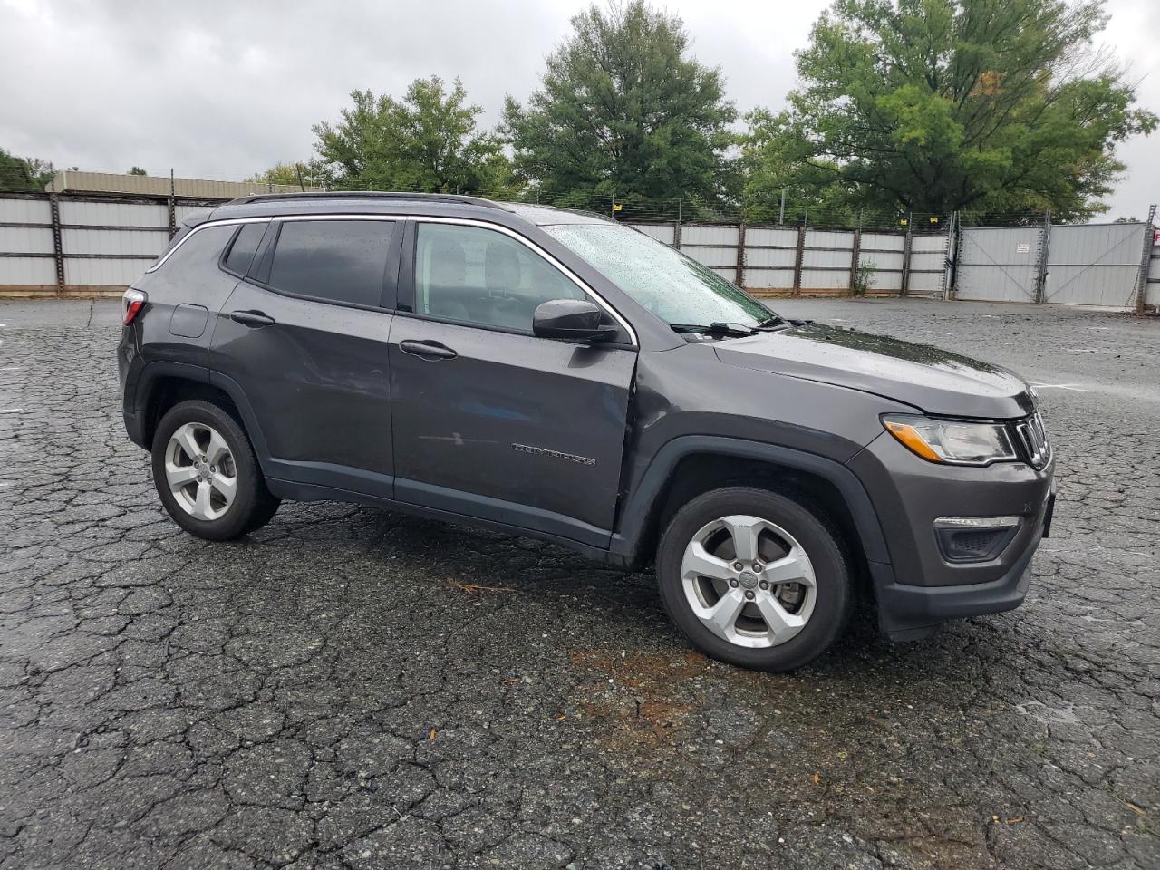 3C4NJDBB3KT594016 2019 Jeep Compass Latitude