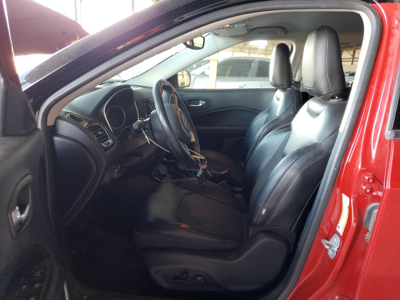 2018 Jeep Compass Latitude VIN: 3C4NJDBB2JT395120 Lot: 70484974