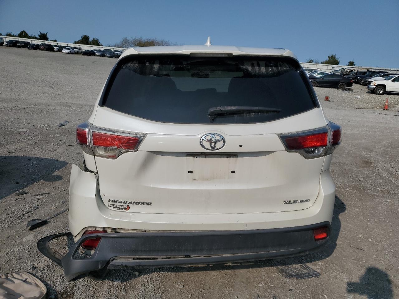 5TDJKRFH4FS093224 2015 Toyota Highlander Xle