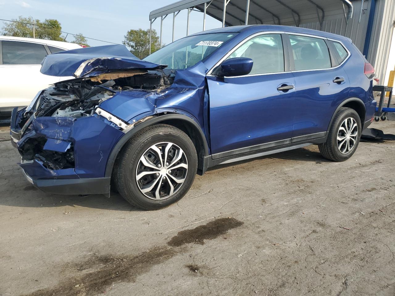 5N1AT2MT1JC746075 2018 NISSAN ROGUE - Image 1