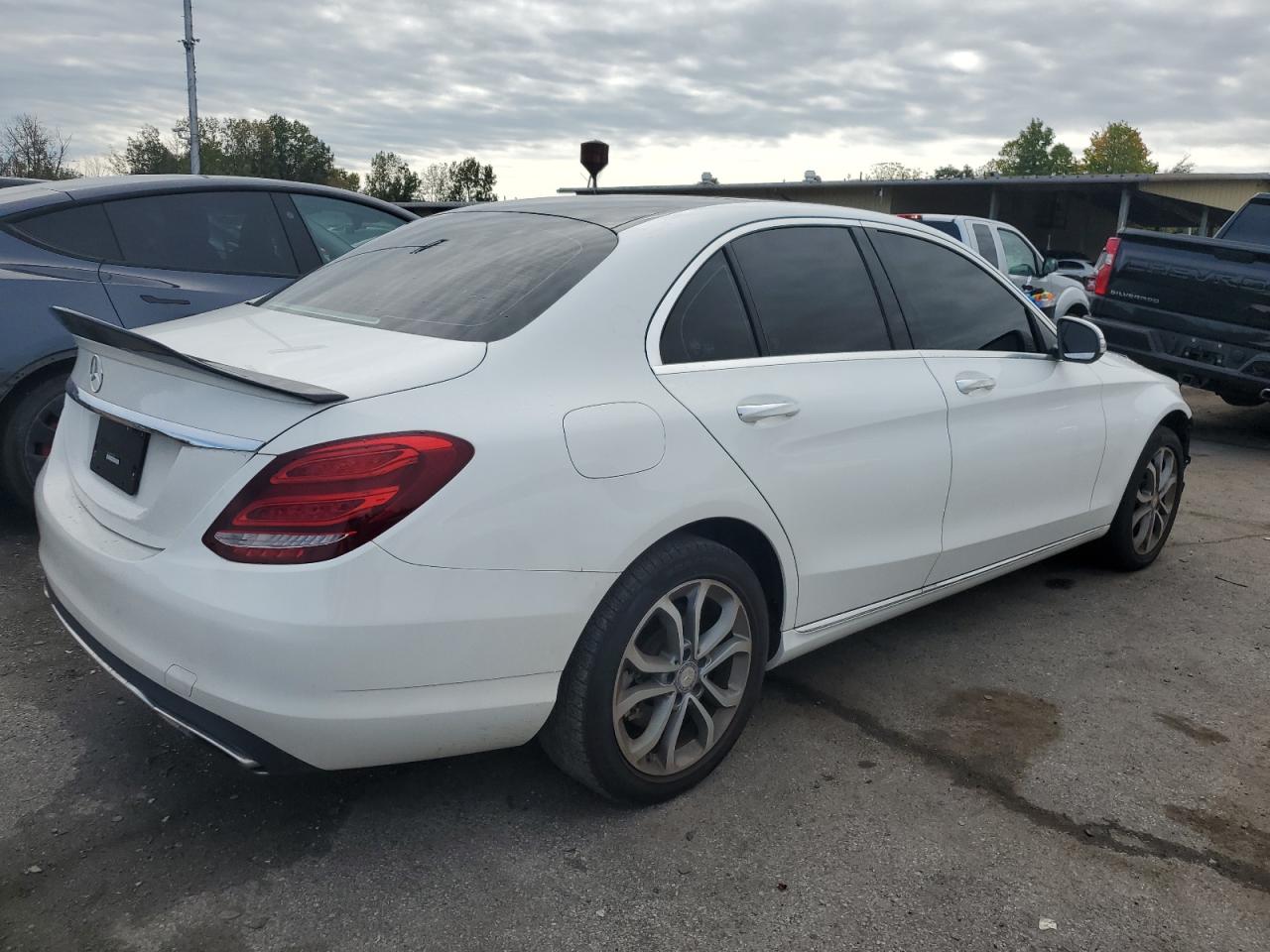 VIN 55SWF4KB4FU065473 2015 MERCEDES-BENZ C-CLASS no.3