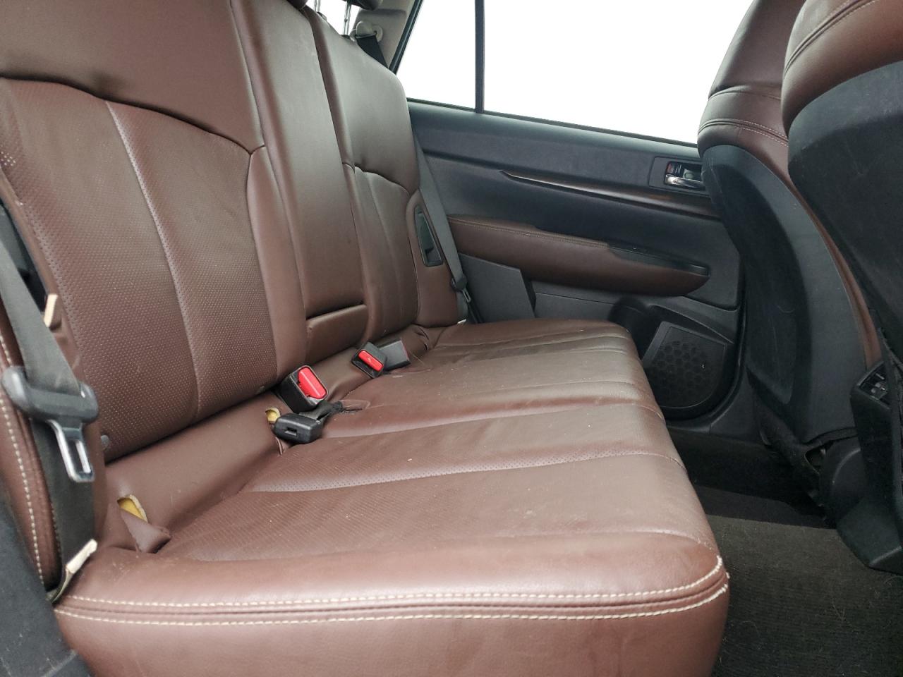 2013 Subaru Outback - Image 11
