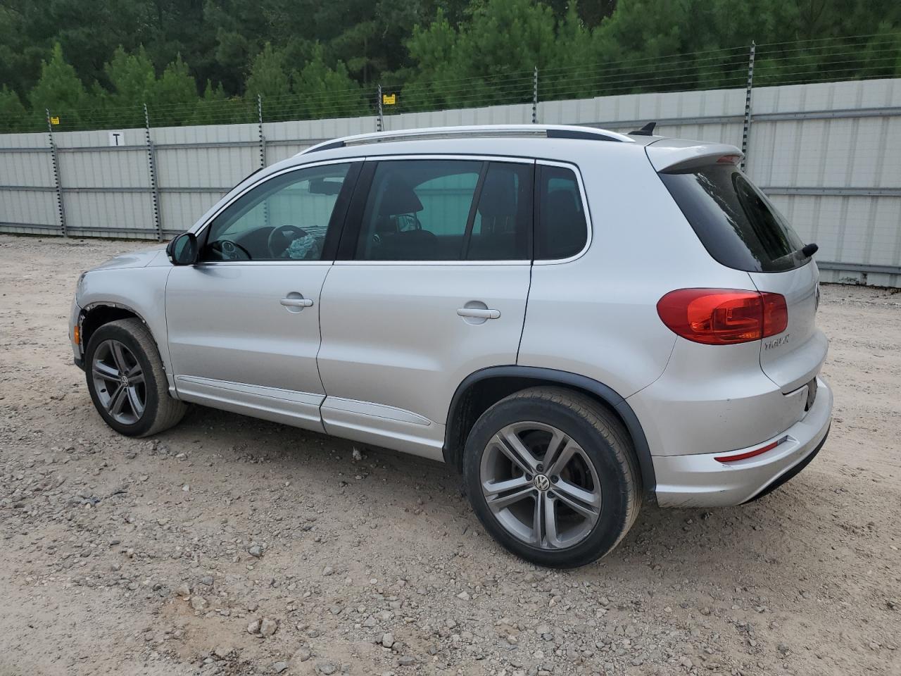 WVGUV7AX3HW504635 2017 Volkswagen Tiguan Sport