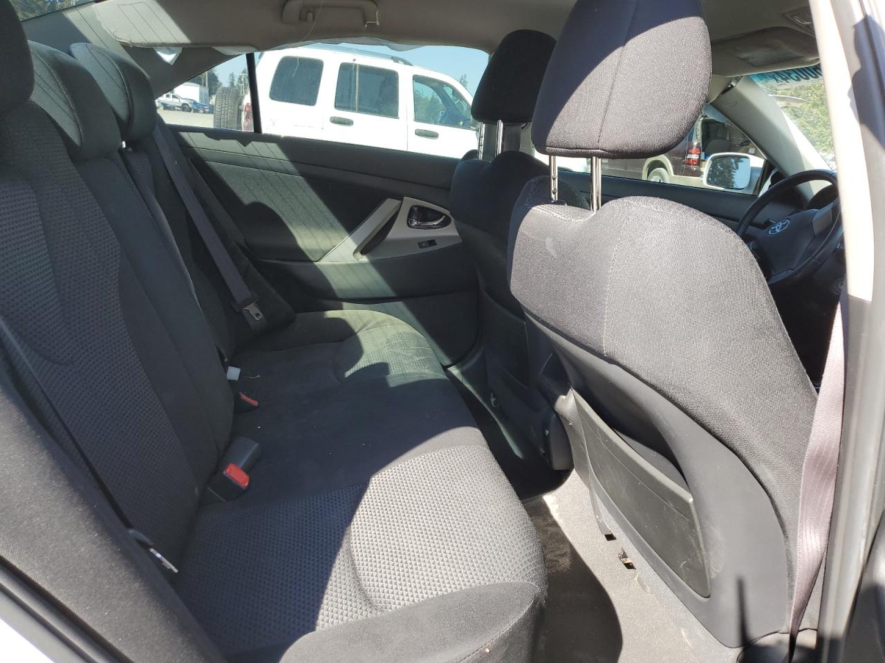 2010 Toyota Camry - Image 11