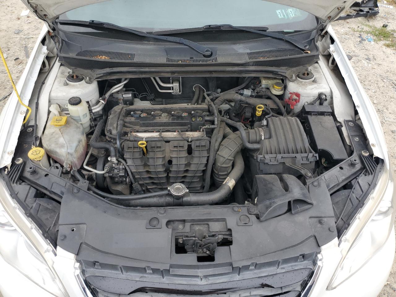 2013 Chrysler 200 - Image 11
