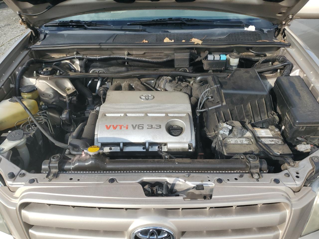 2004 Toyota Highlander - Image 12
