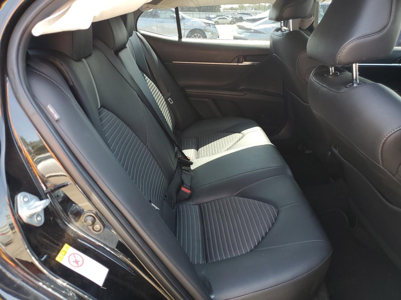 2018 Toyota Camry - Image 10