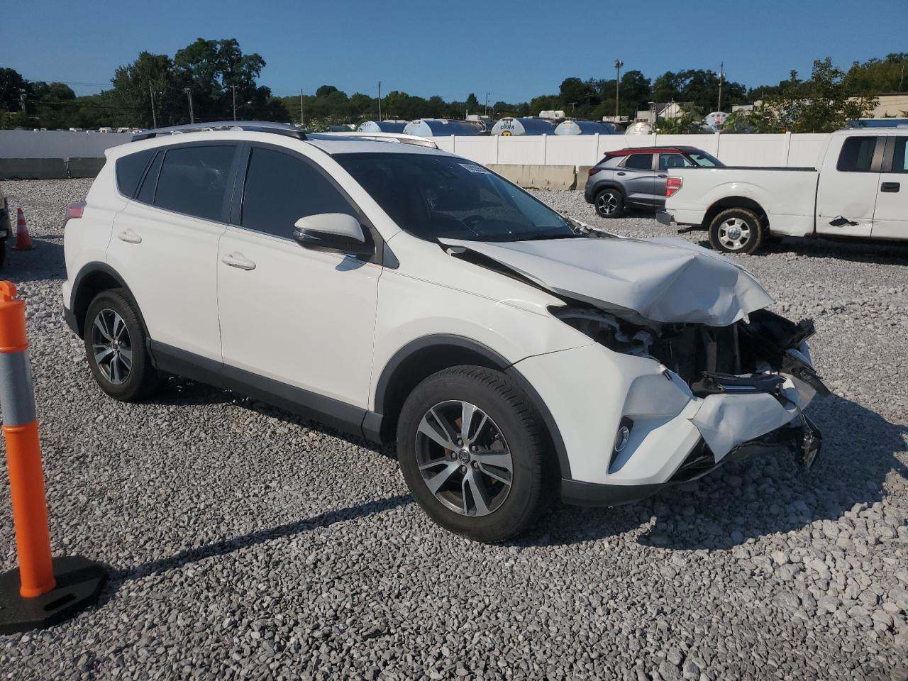 2017 Toyota RAV 4 - Image 4