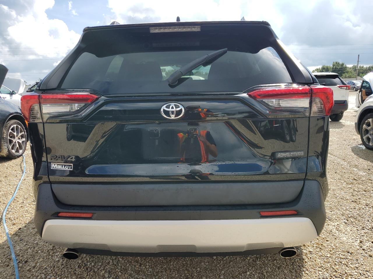 2T3J1RFV9KW011313 2019 Toyota Rav4 Adventure