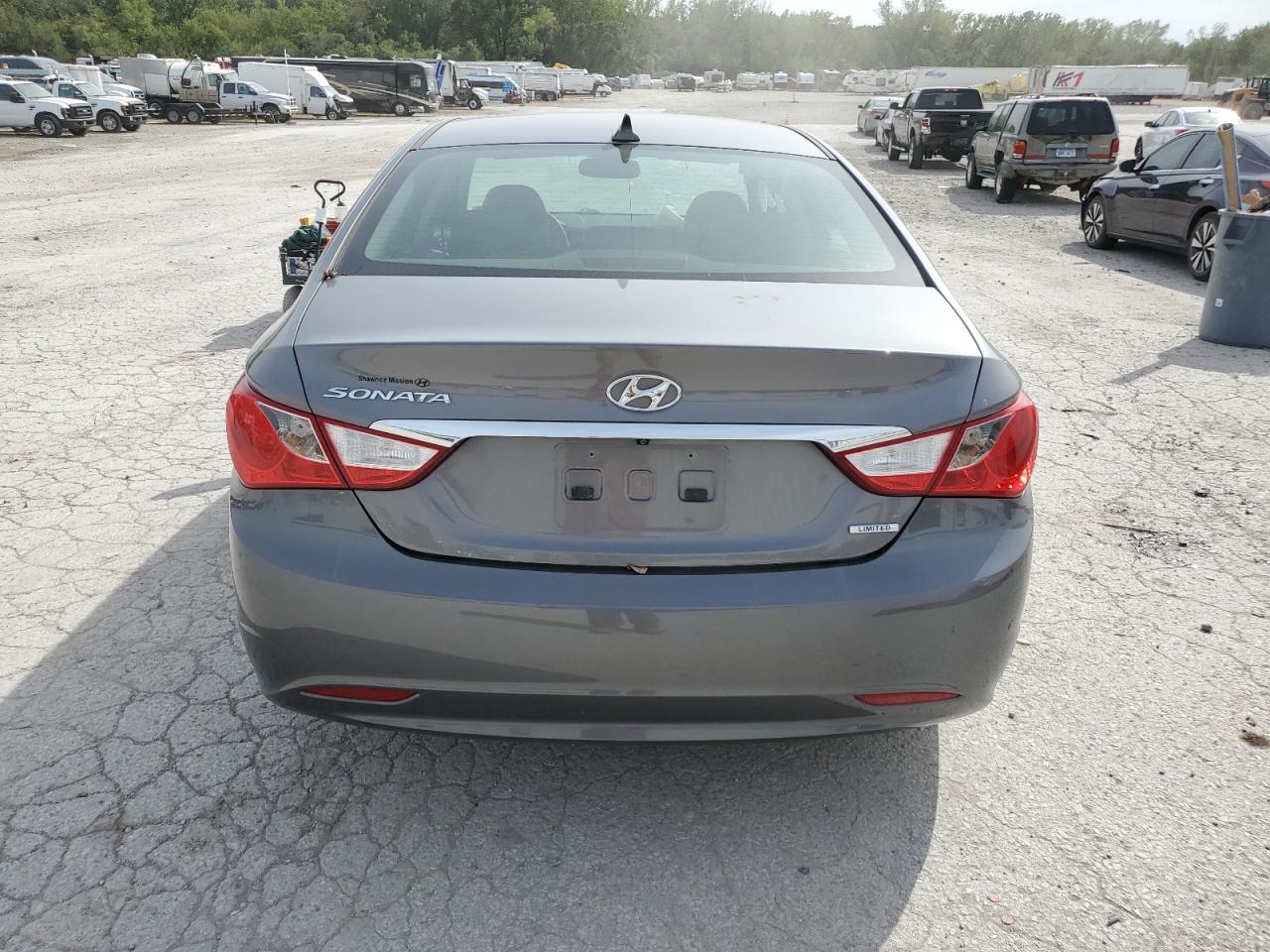 5NPEC4AC2BH141445 2011 Hyundai Sonata Se