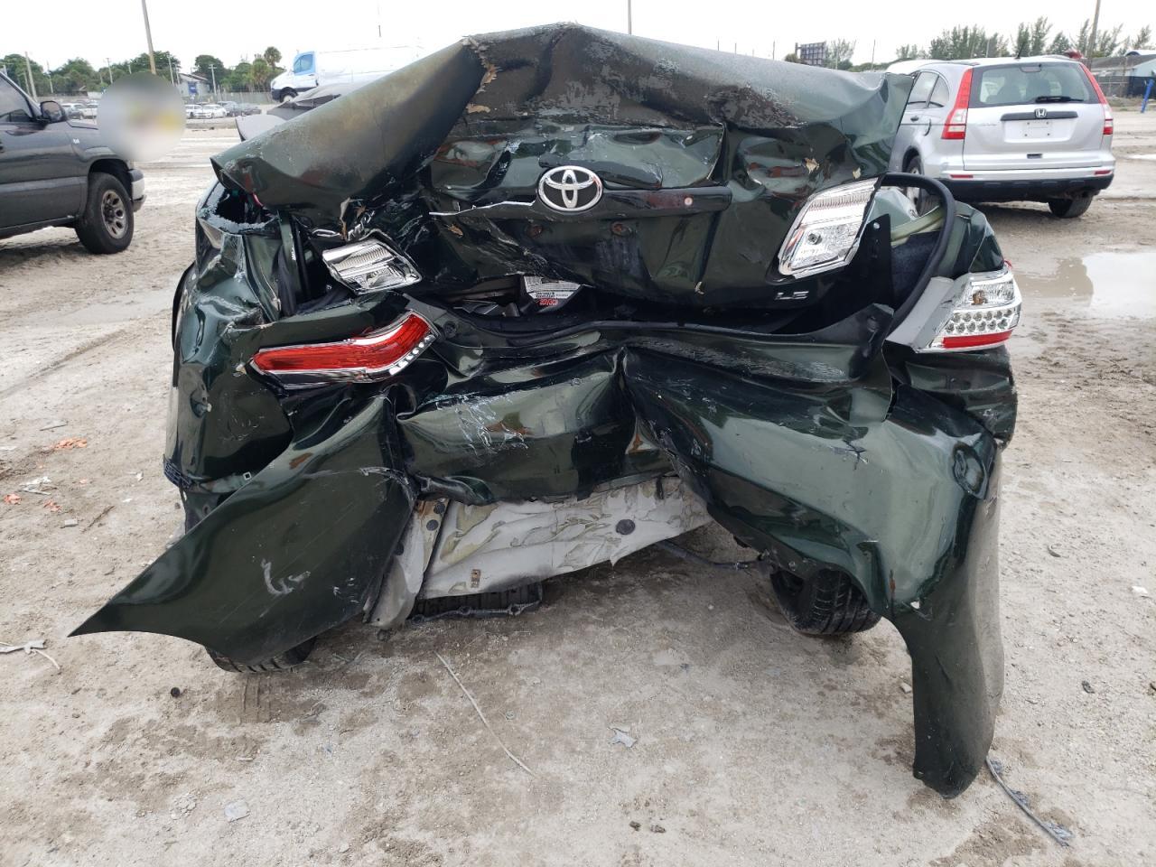 2010 Toyota Camry - Image 6