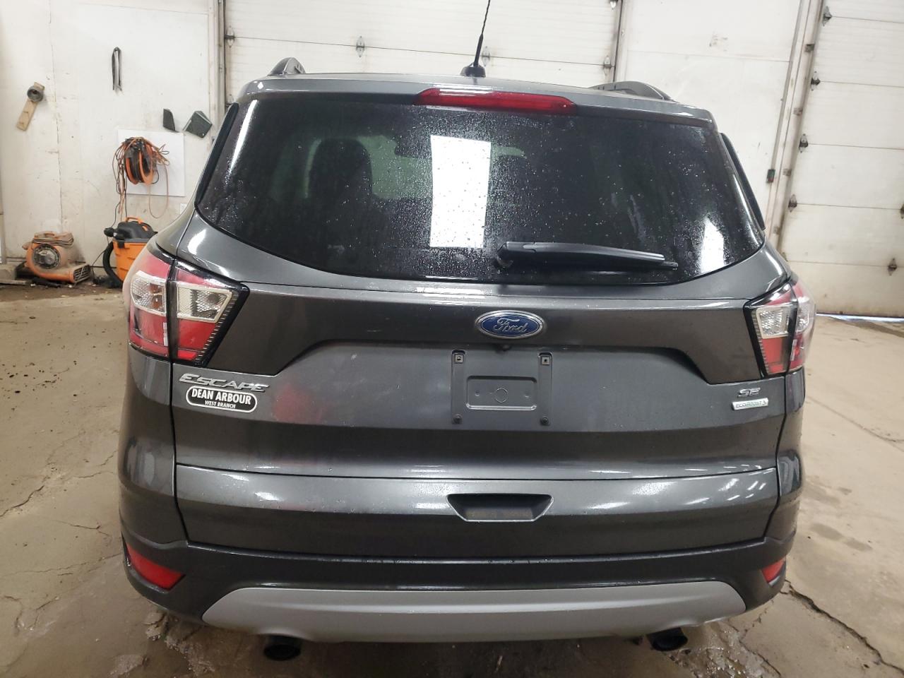 1FMCU0GD1JUB82825 2018 Ford Escape Se