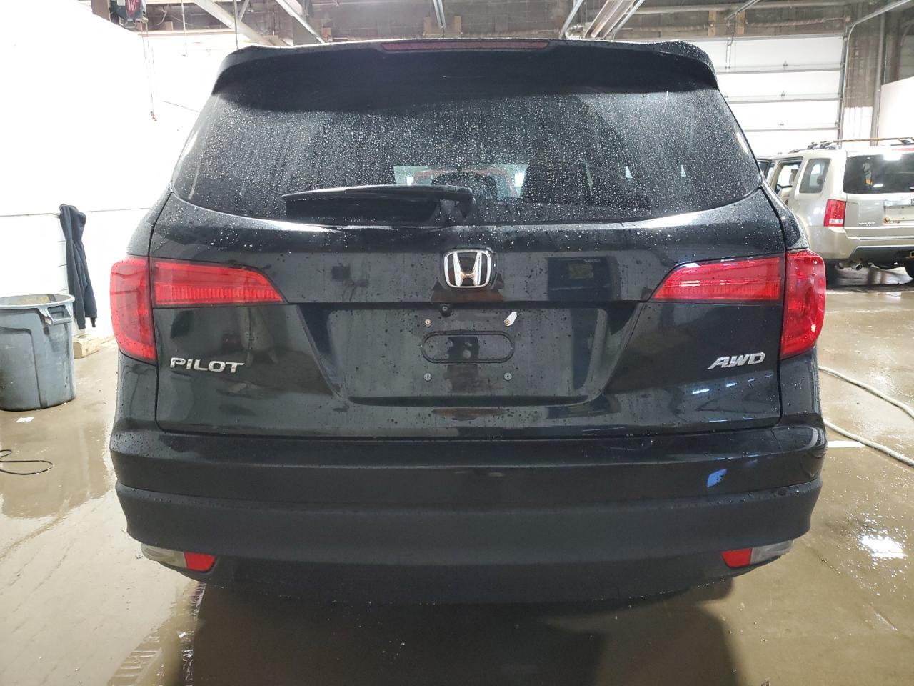 5FNYF6H88JB003732 2018 Honda Pilot Exl