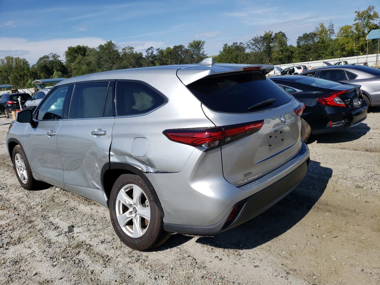 5TDZZRAH4LS501349 2020 TOYOTA HIGHLANDER - Image 2