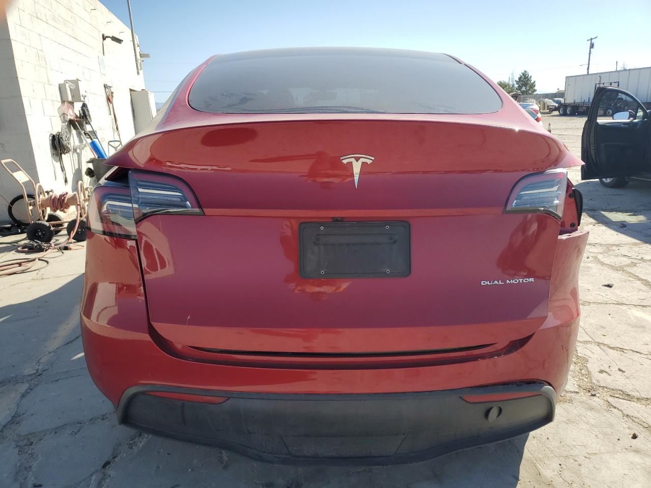 7SAYGAEE2PF876219 2023 Tesla Model Y