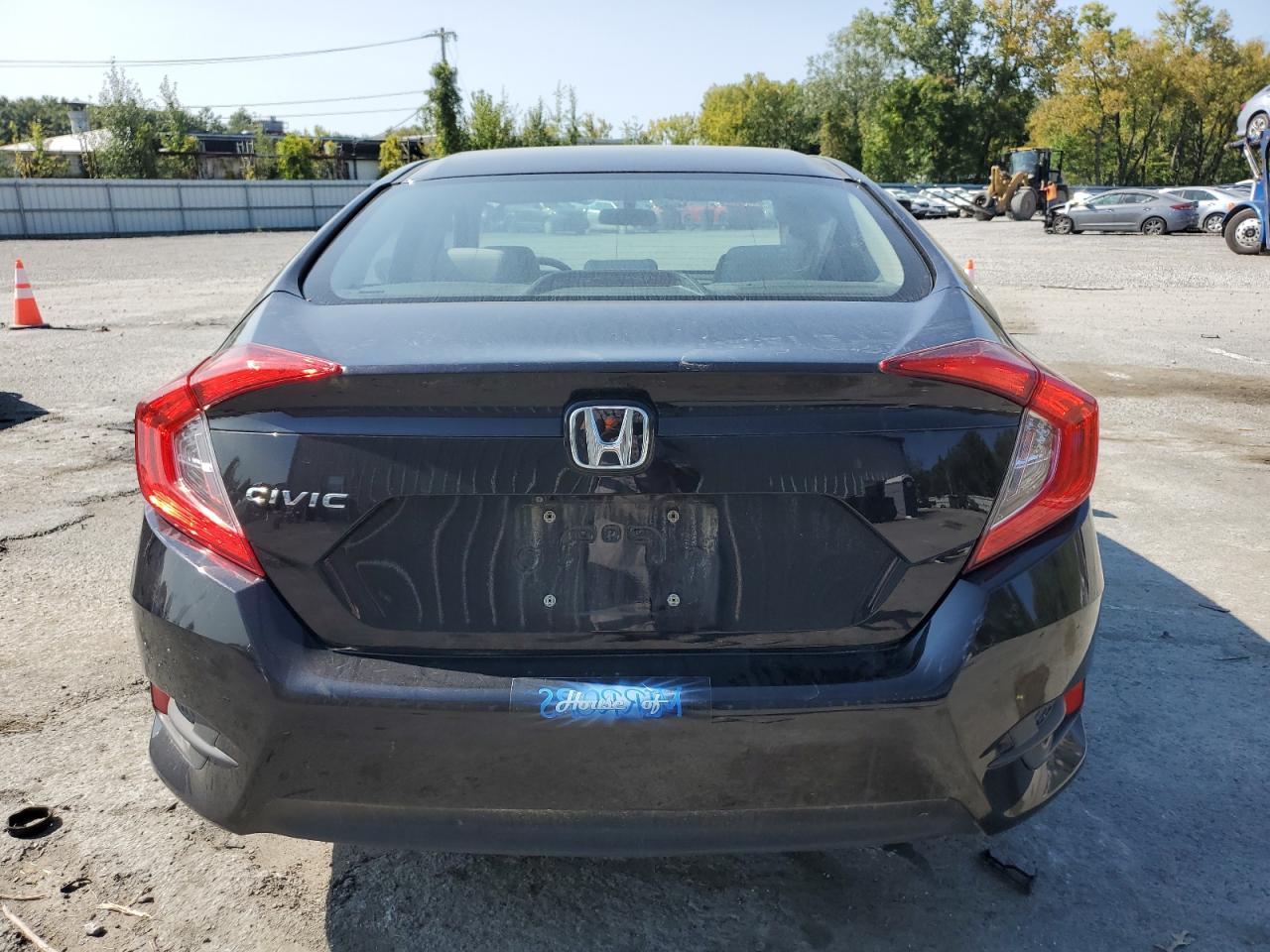 2HGFC2F53JH530400 2018 Honda Civic Lx