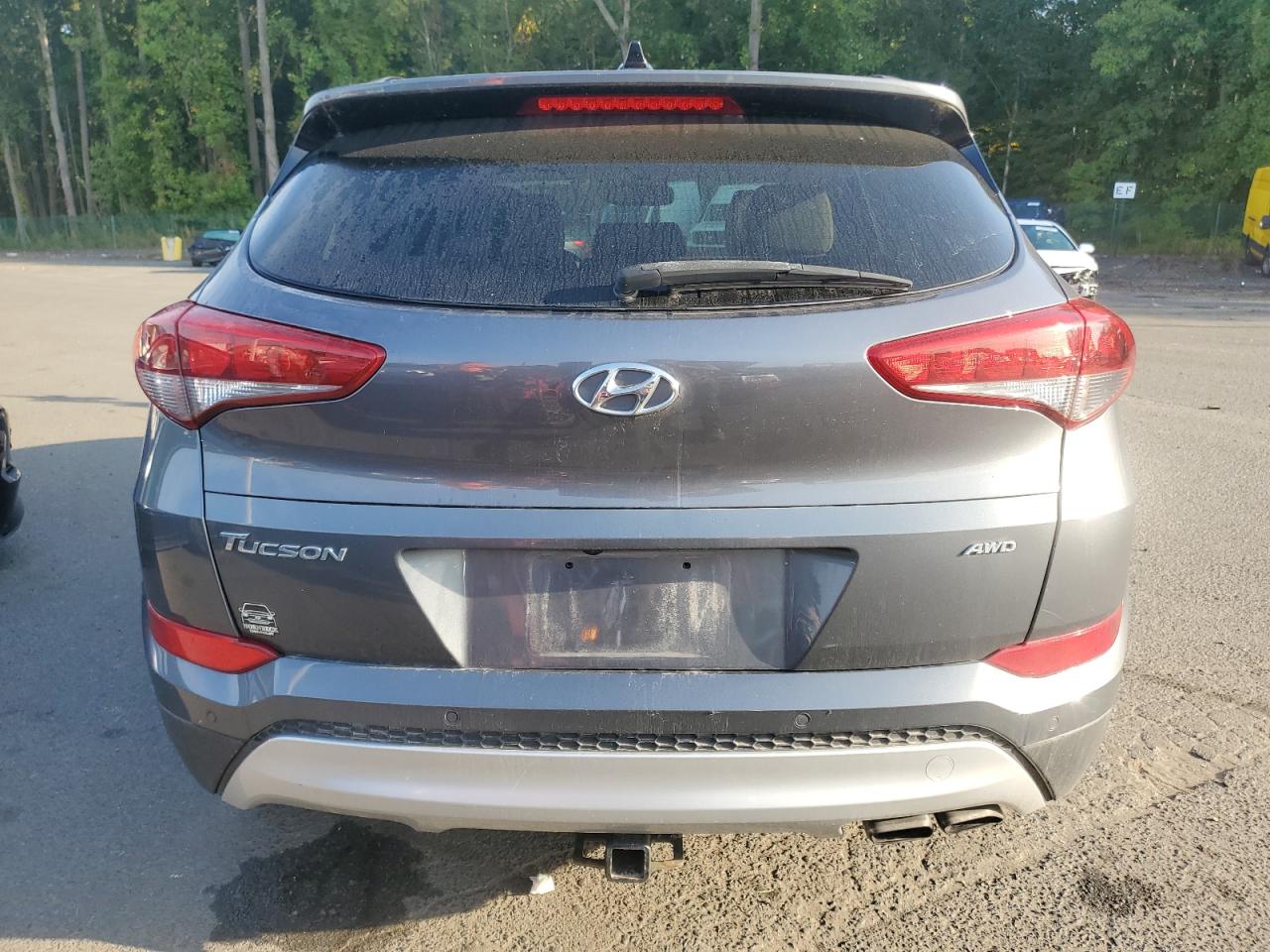 KM8J3CA23JU642635 2018 Hyundai Tucson Value