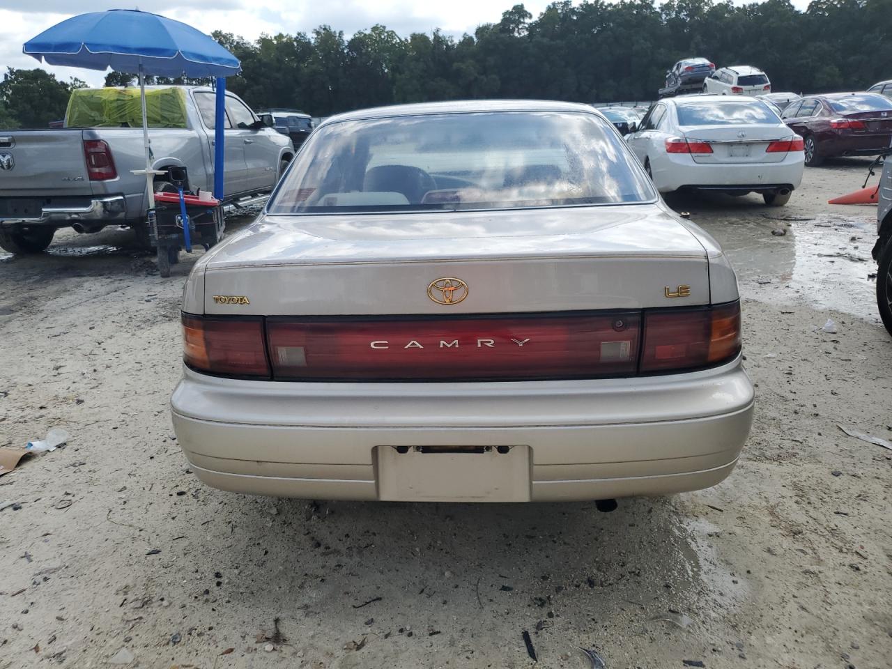 1993 Toyota Camry Le VIN: 4T1SK12EXPU306204 Lot: 71578244