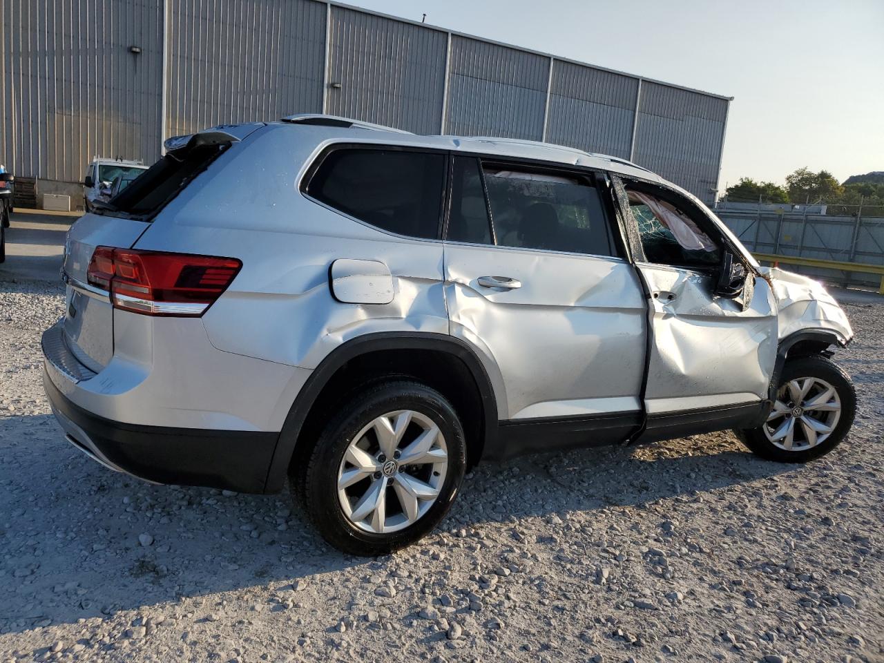 2019 Volkswagen Atlas - Image 3