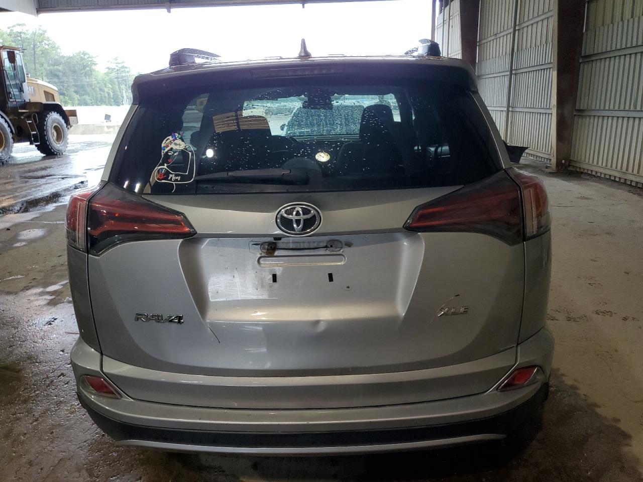 2T3WFREV2HW393492 2017 Toyota Rav4 Xle