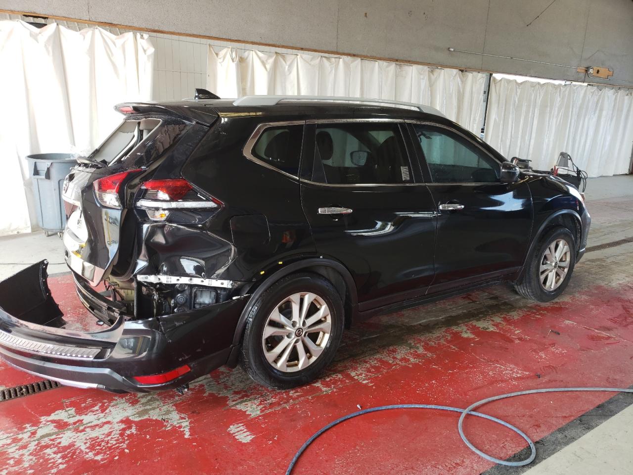 2018 Nissan Rogue - Image 3