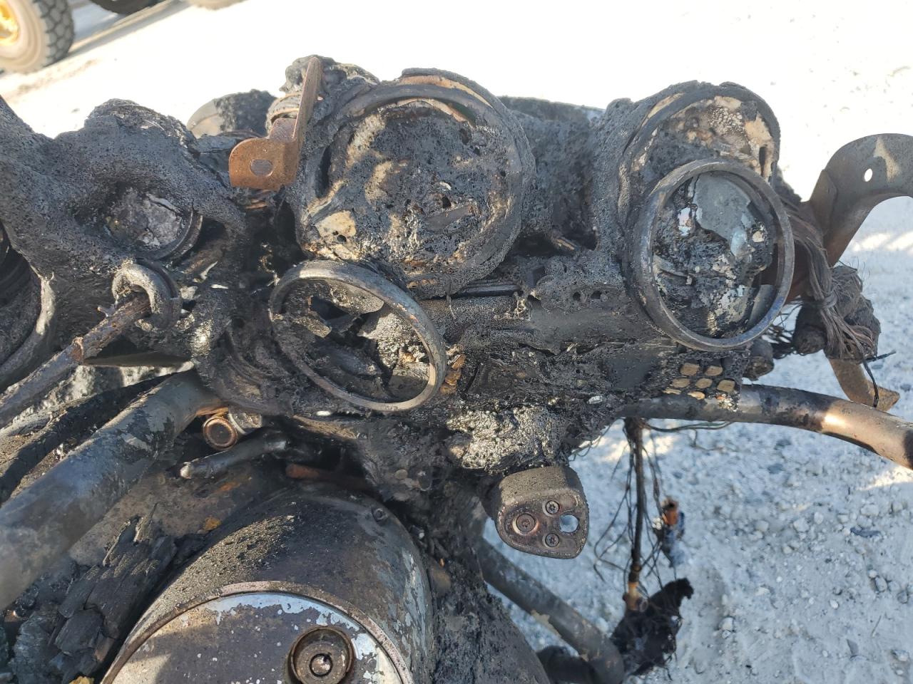 2011 Harley-Davidson Flhtc VIN: 1HD1FF419BB673514 Lot: 70004834