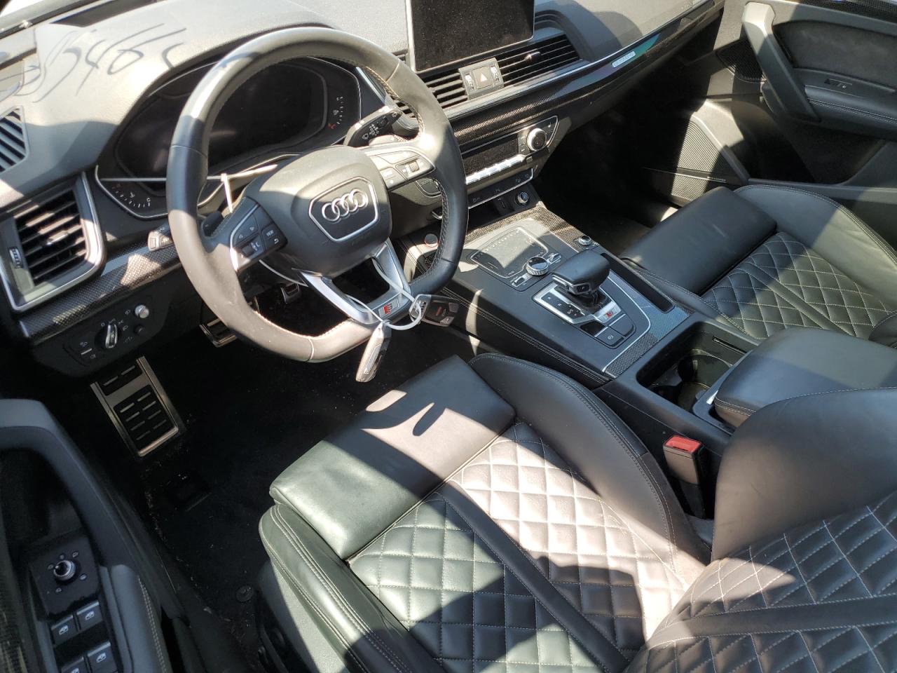 WA1C4AFY2J2246083 2018 Audi Sq5 Prestige