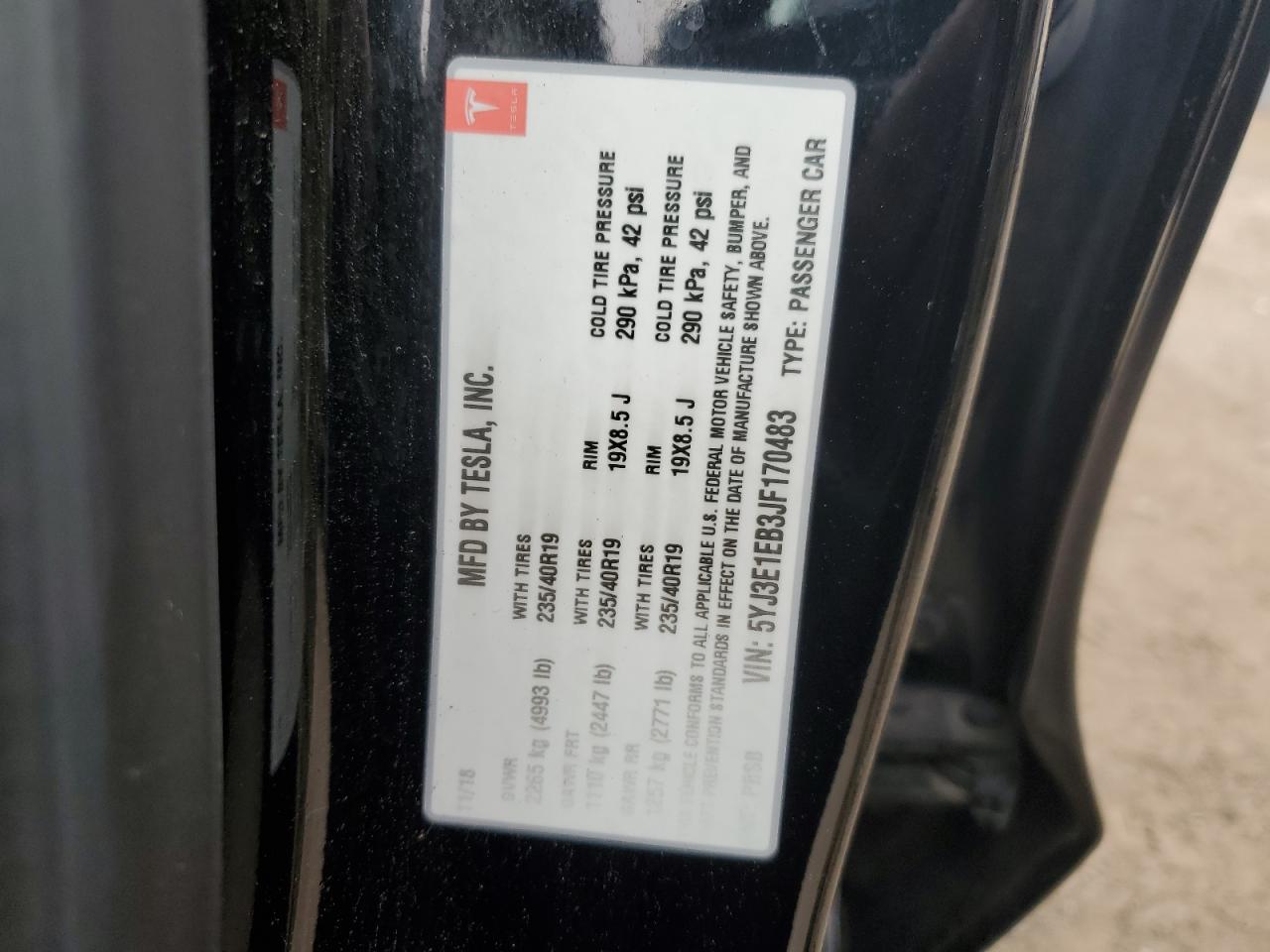 5YJ3E1EB3JF170483 2018 Tesla Model 3