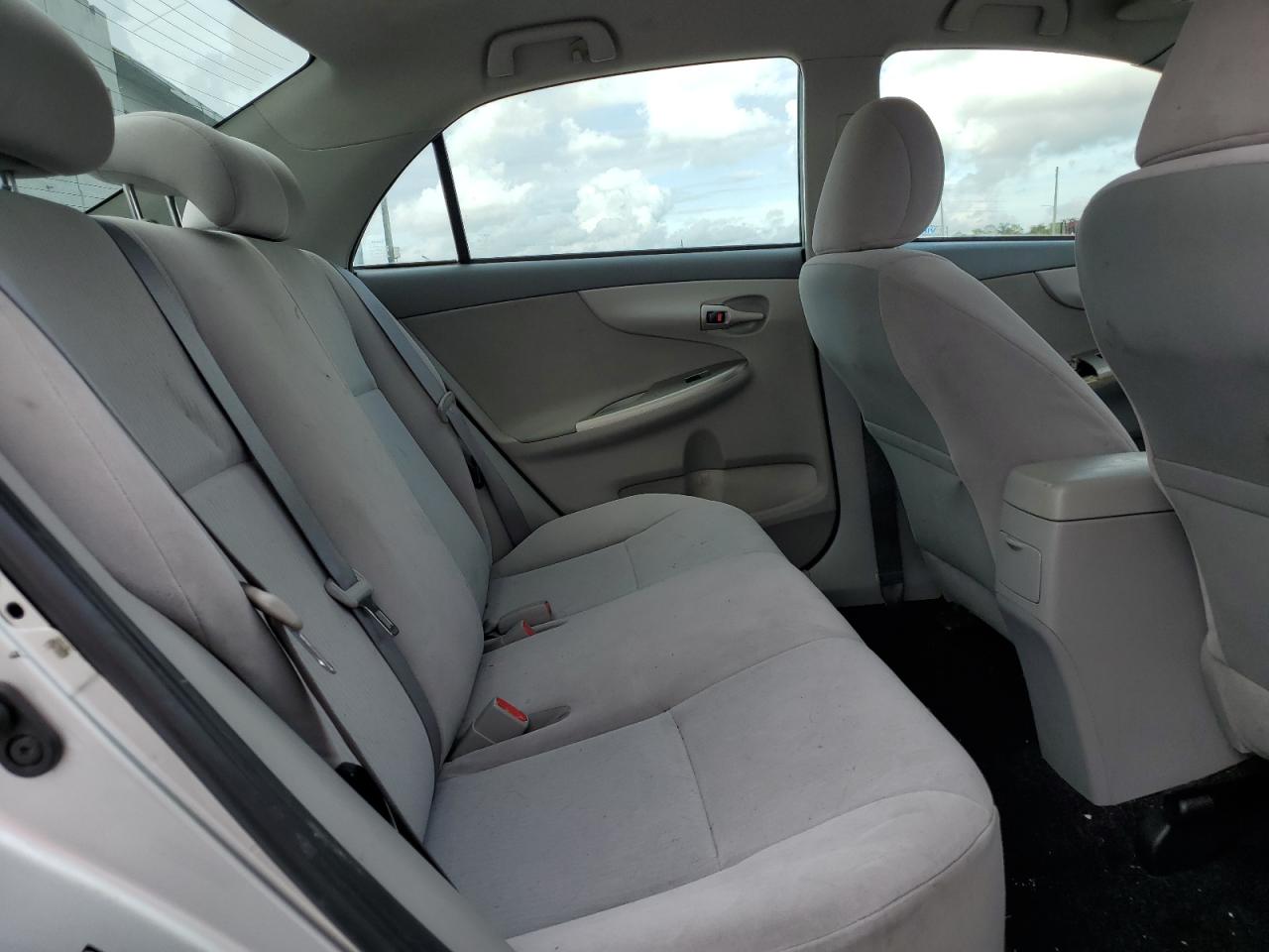 2010 Toyota Corolla - Image 11
