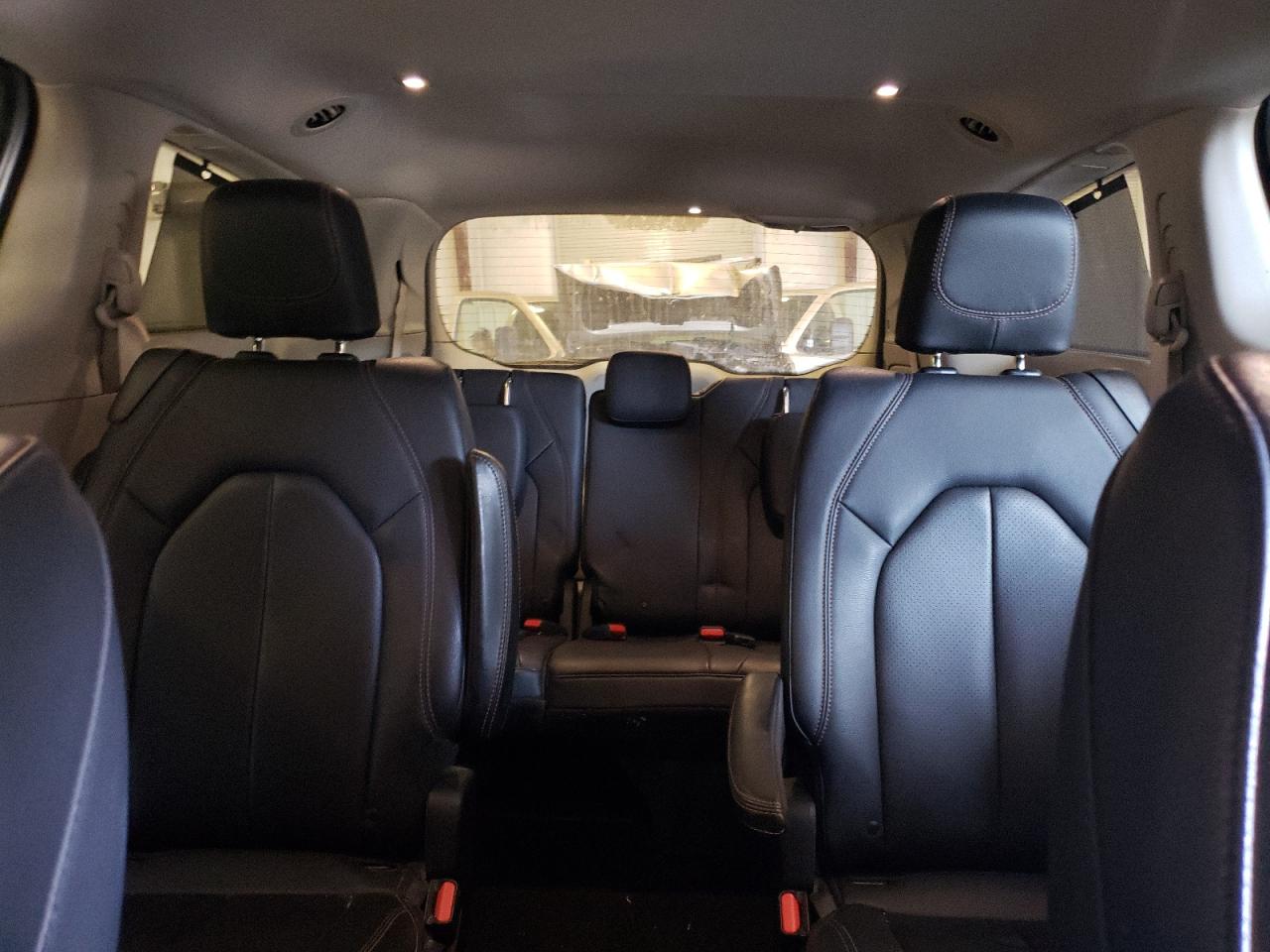 2019 Chrysler Pacifica - Image 10