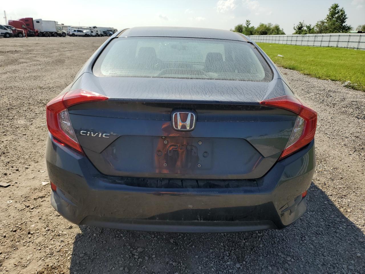 2HGFC2F59JH539098 2018 Honda Civic Lx