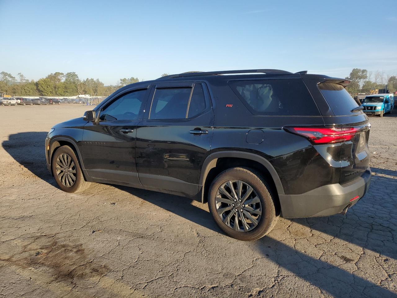 1GNEVJKW1PJ311866 2023 CHEVROLET TRAVERSE - Image 2