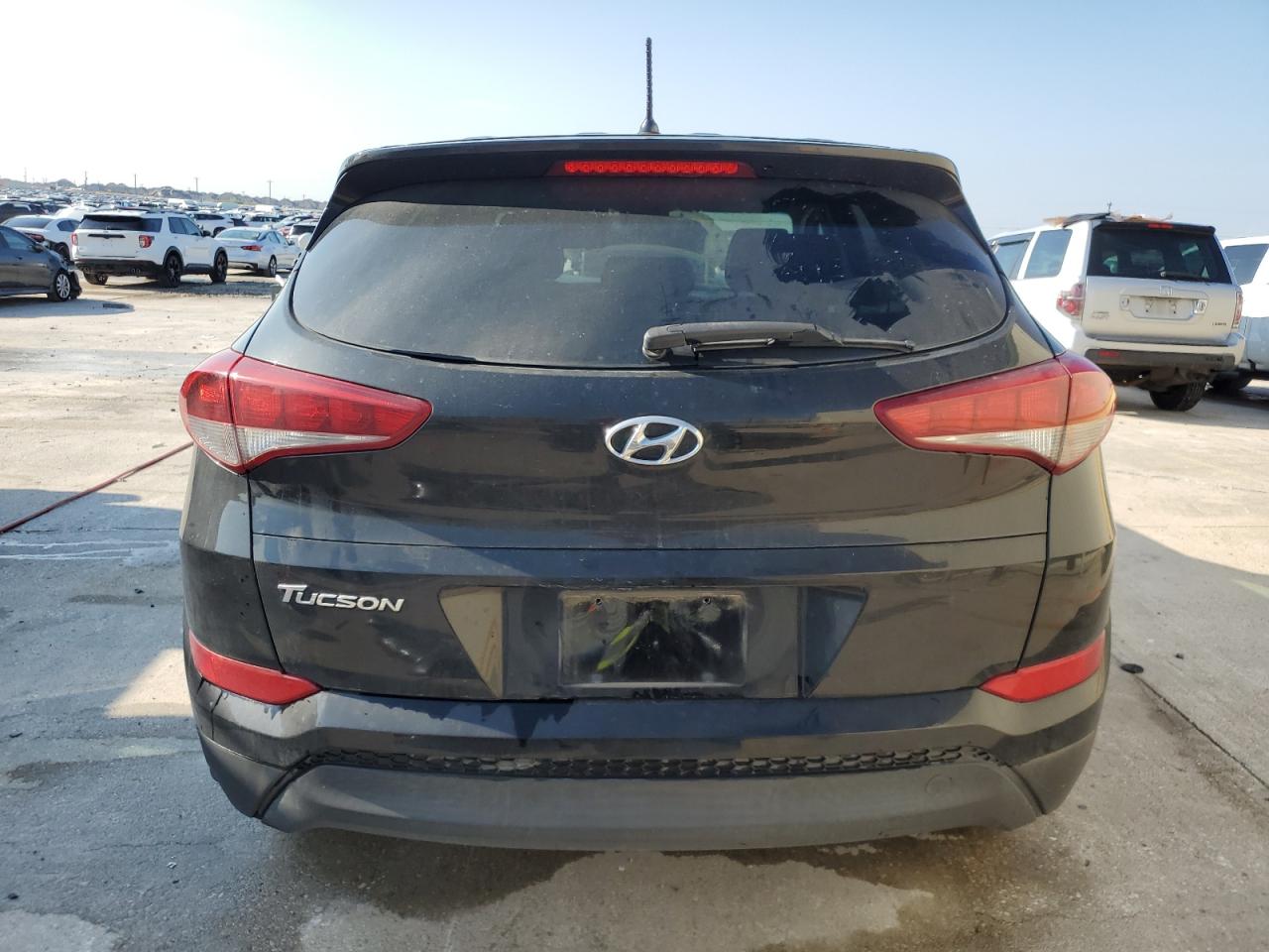 KM8J23A46JU739400 2018 Hyundai Tucson Se