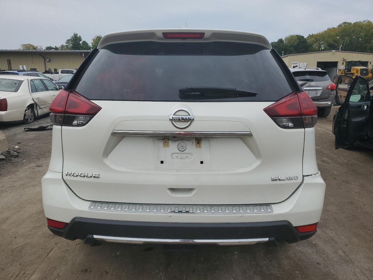 5N1AT2MV2JC850818 2018 Nissan Rogue S