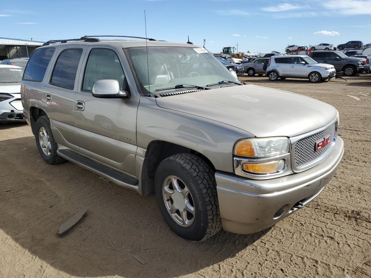 2002 GMC Yukon - Image 4