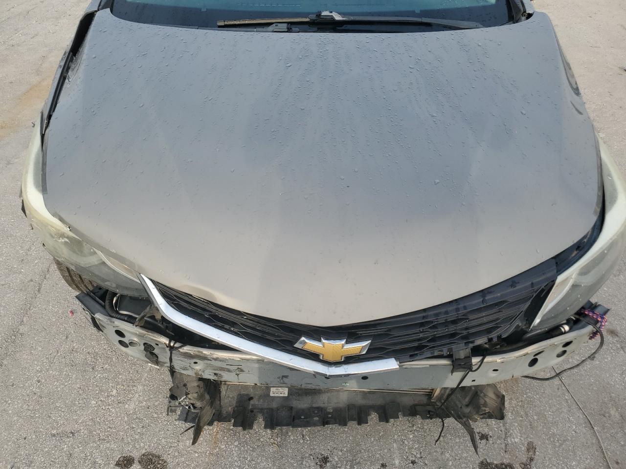 2017 Chevrolet Cruze - Image 11