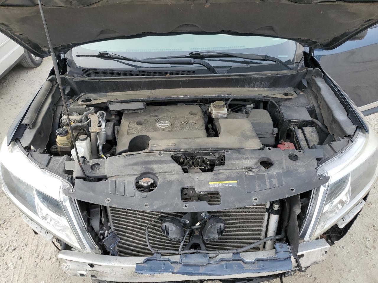 2015 Nissan Pathfinder - Image 12