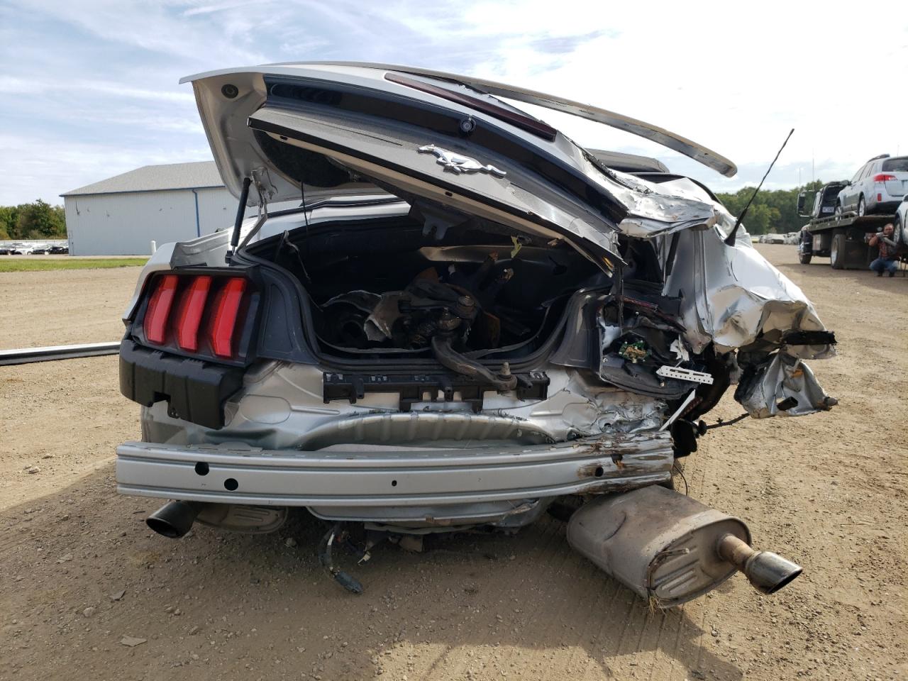 1FATP8UH7J5110349 2018 Ford Mustang