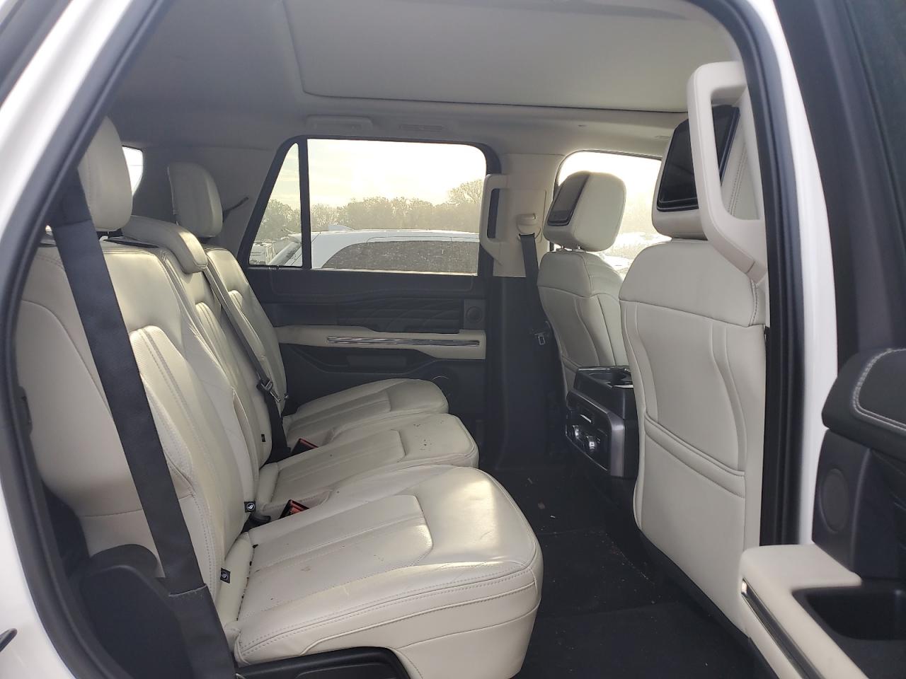 2019 Ford Expedition - Image 11