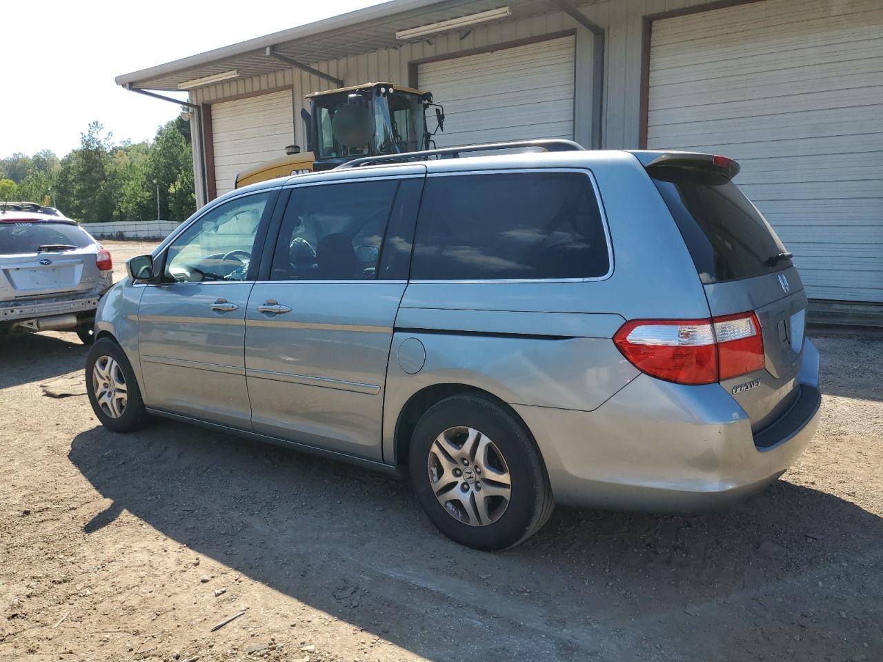 2007 Honda Odyssey - Image 2