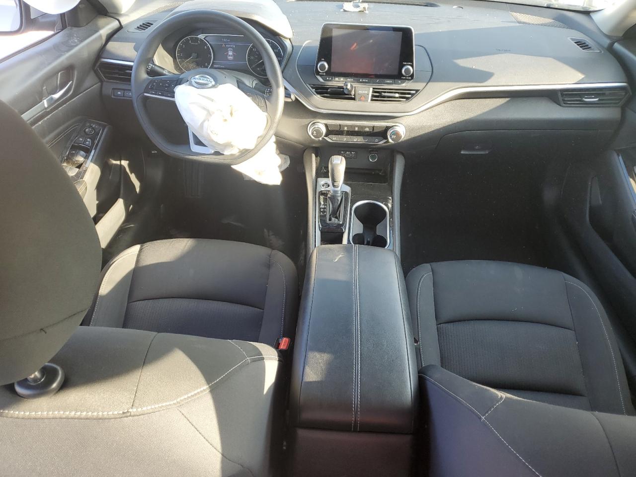2021 Nissan Altima - Image 8