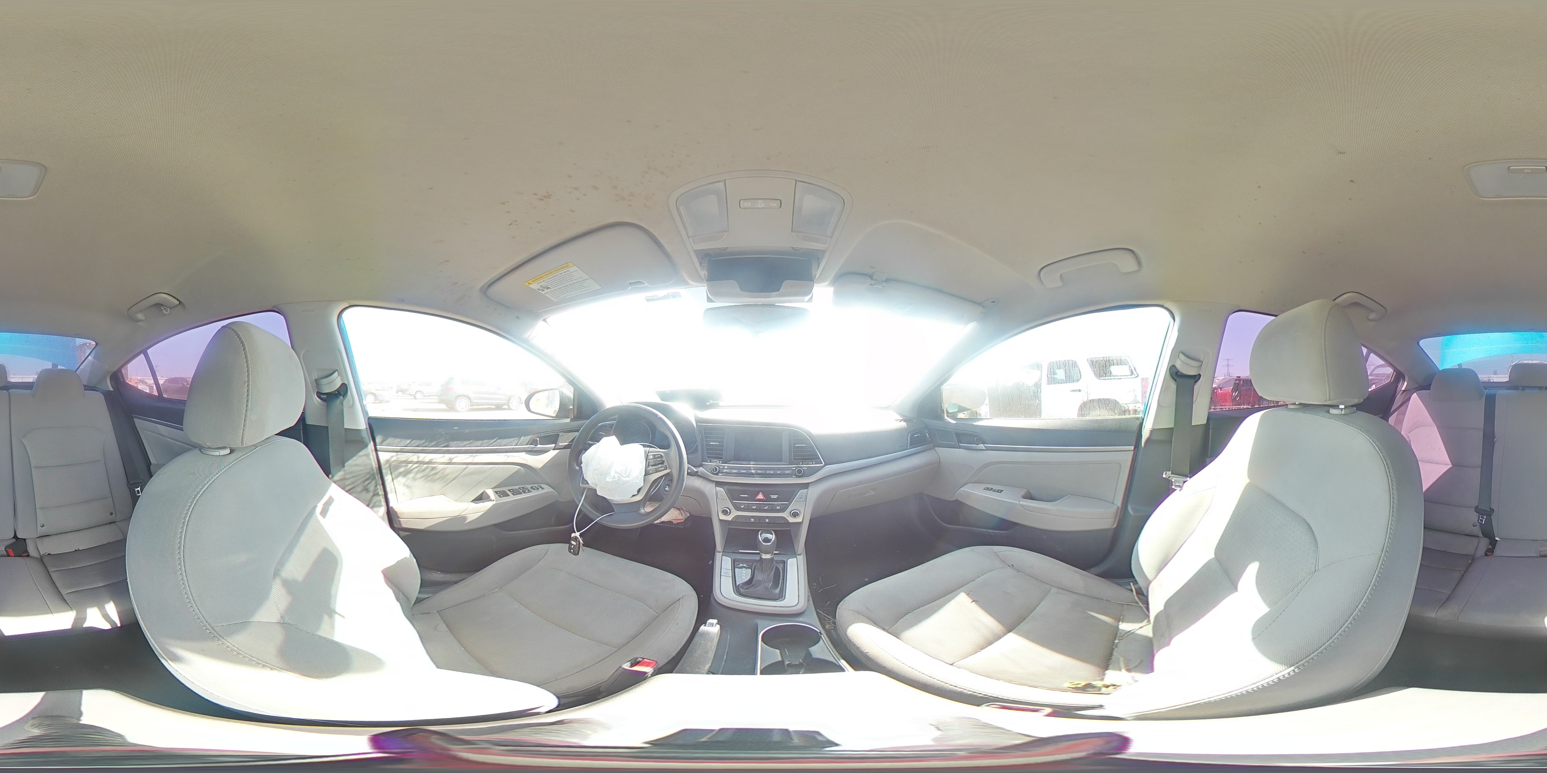 2018 Hyundai Elantra - Image 13