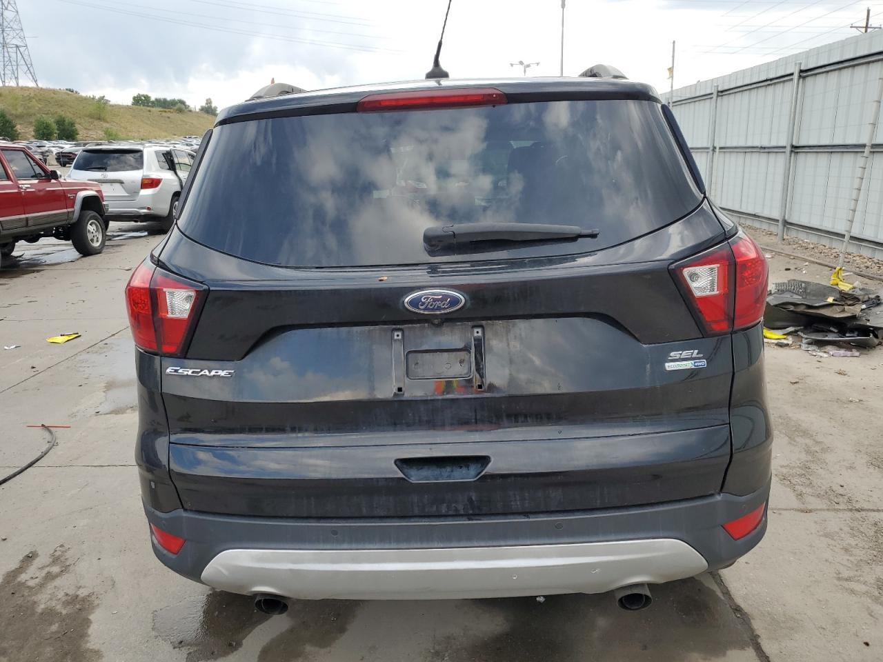 1FMCU9HD4KUA25438 2019 Ford Escape Sel